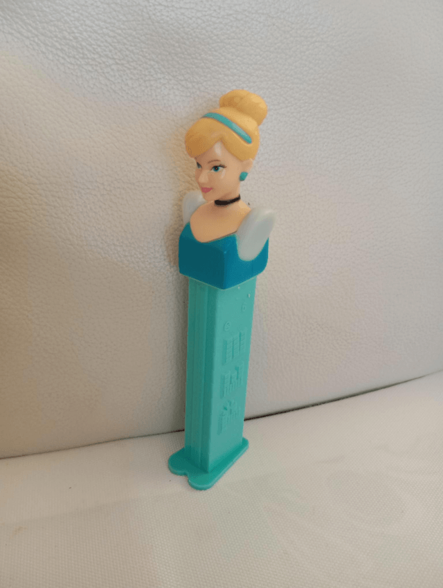 Distributeur PEZ Cendrillon