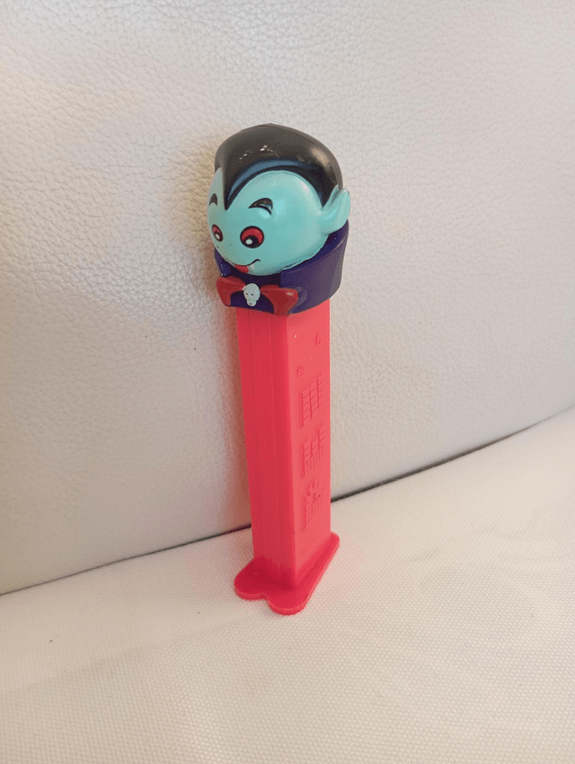 Distributeur PEZ Dracula