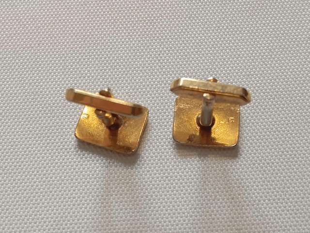 Boutons de manchettes dorés losange
