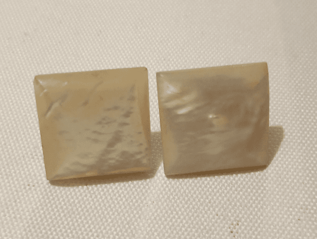 Boutons de manchettes carrés nacrés